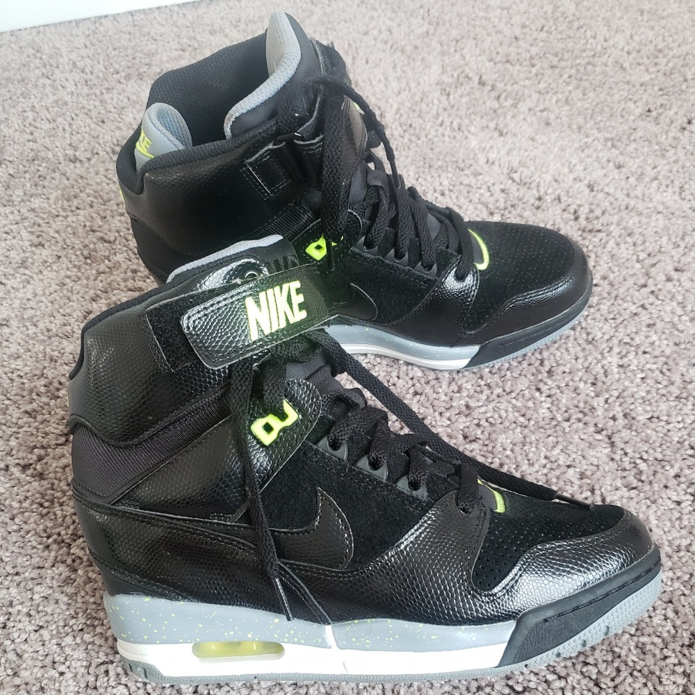 Nike wedge hightops size 9